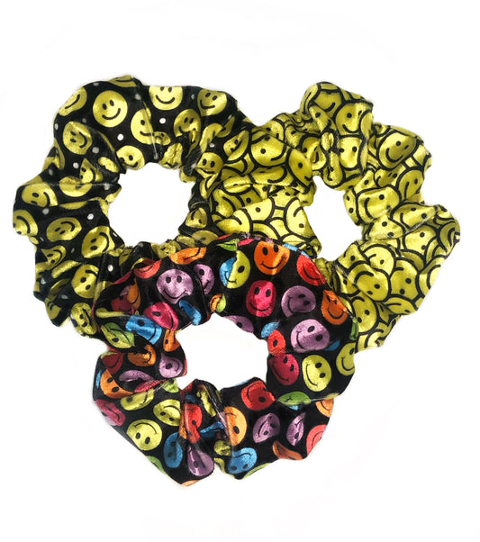 SMILEY FACE SCRUNCHIES